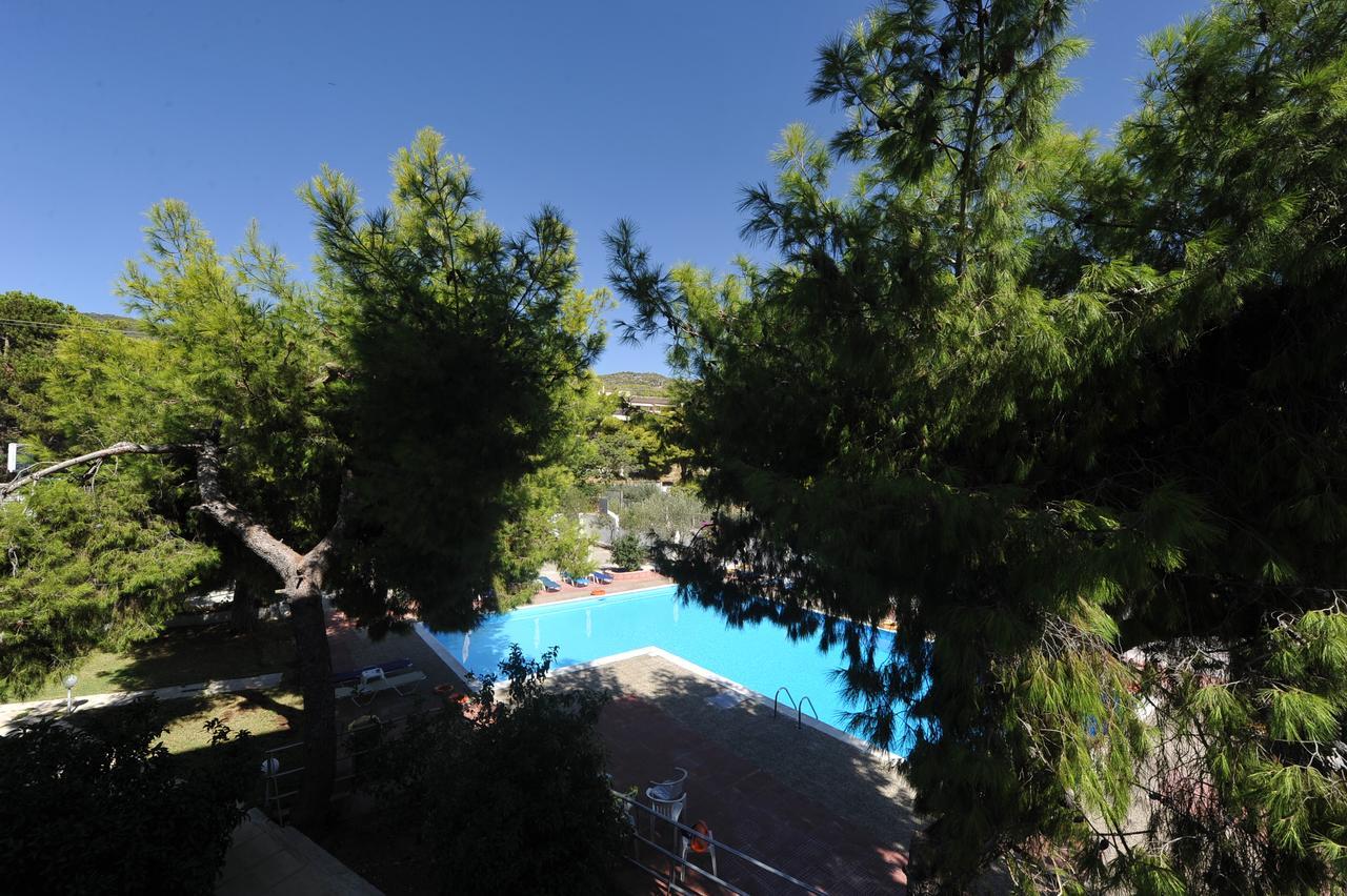 Siagas Beach Hotel Agioi Theodoroi Eksteriør bilde